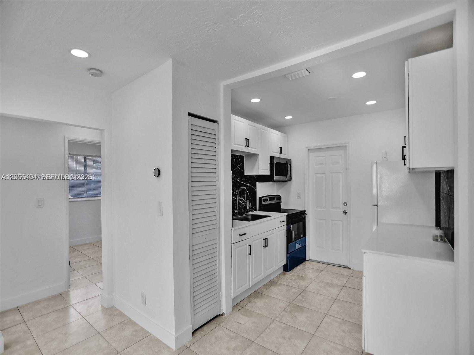 708 N 20th # 2, Hollywood FL 33020 photo 3