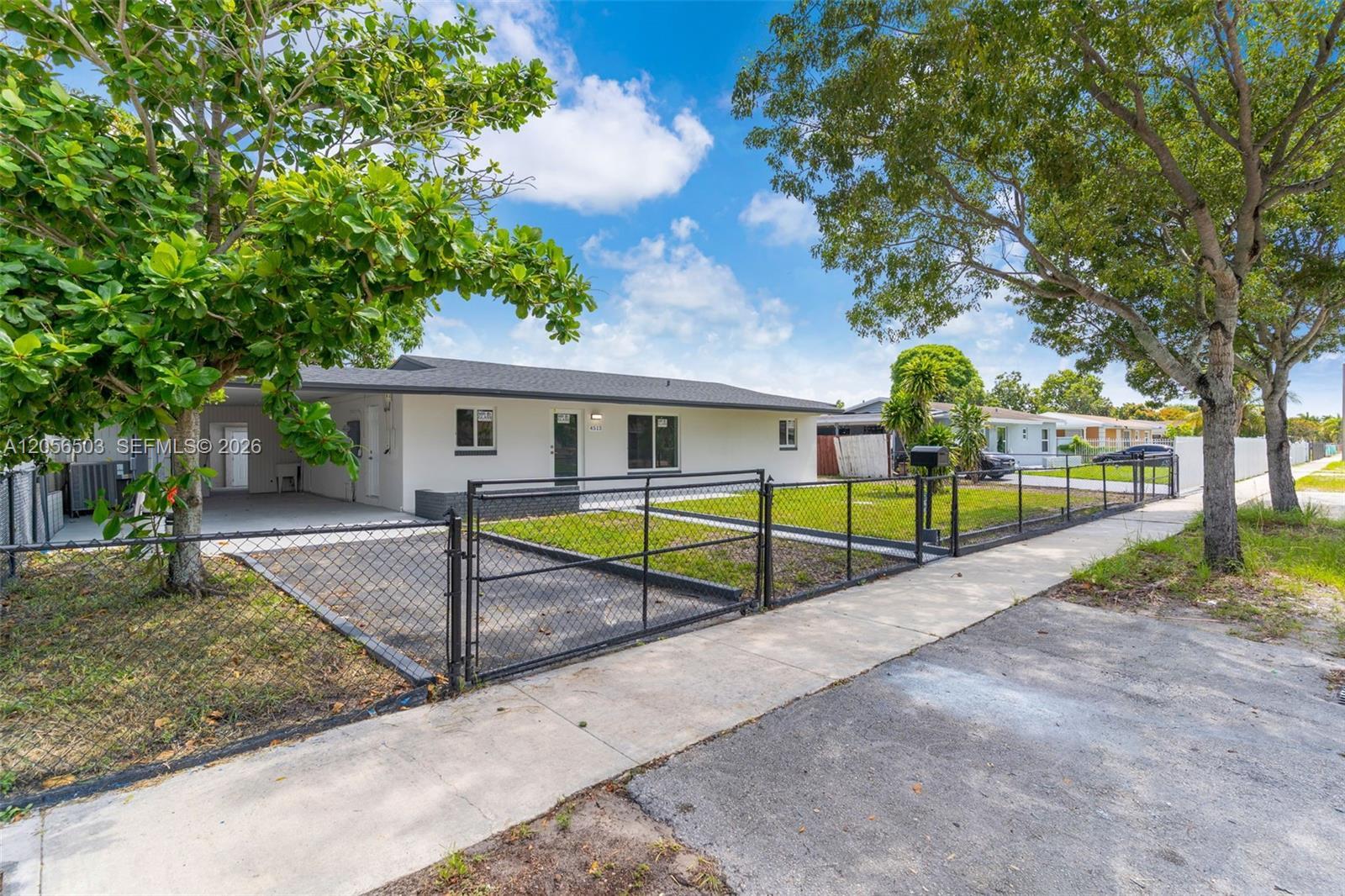4513 NW 203rd Ter, Miami Gardens FL 33055 photo 2