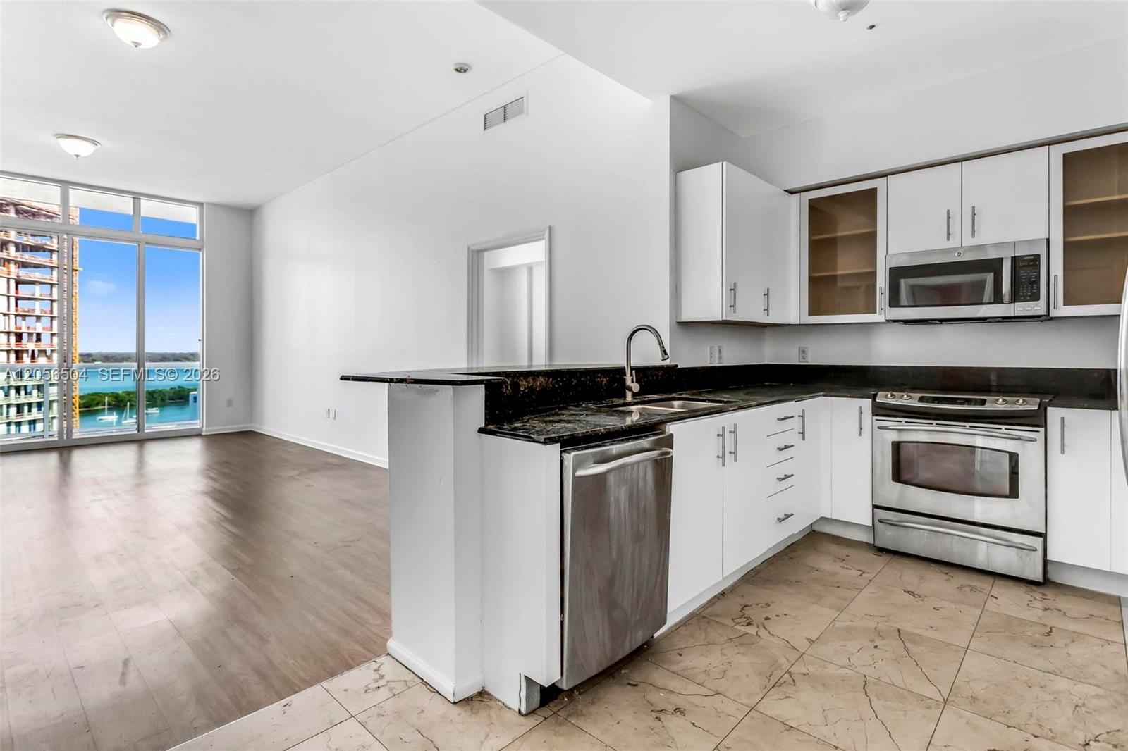 7900 Harbor Island Dr, North Bay Village FL 33141 photo 3