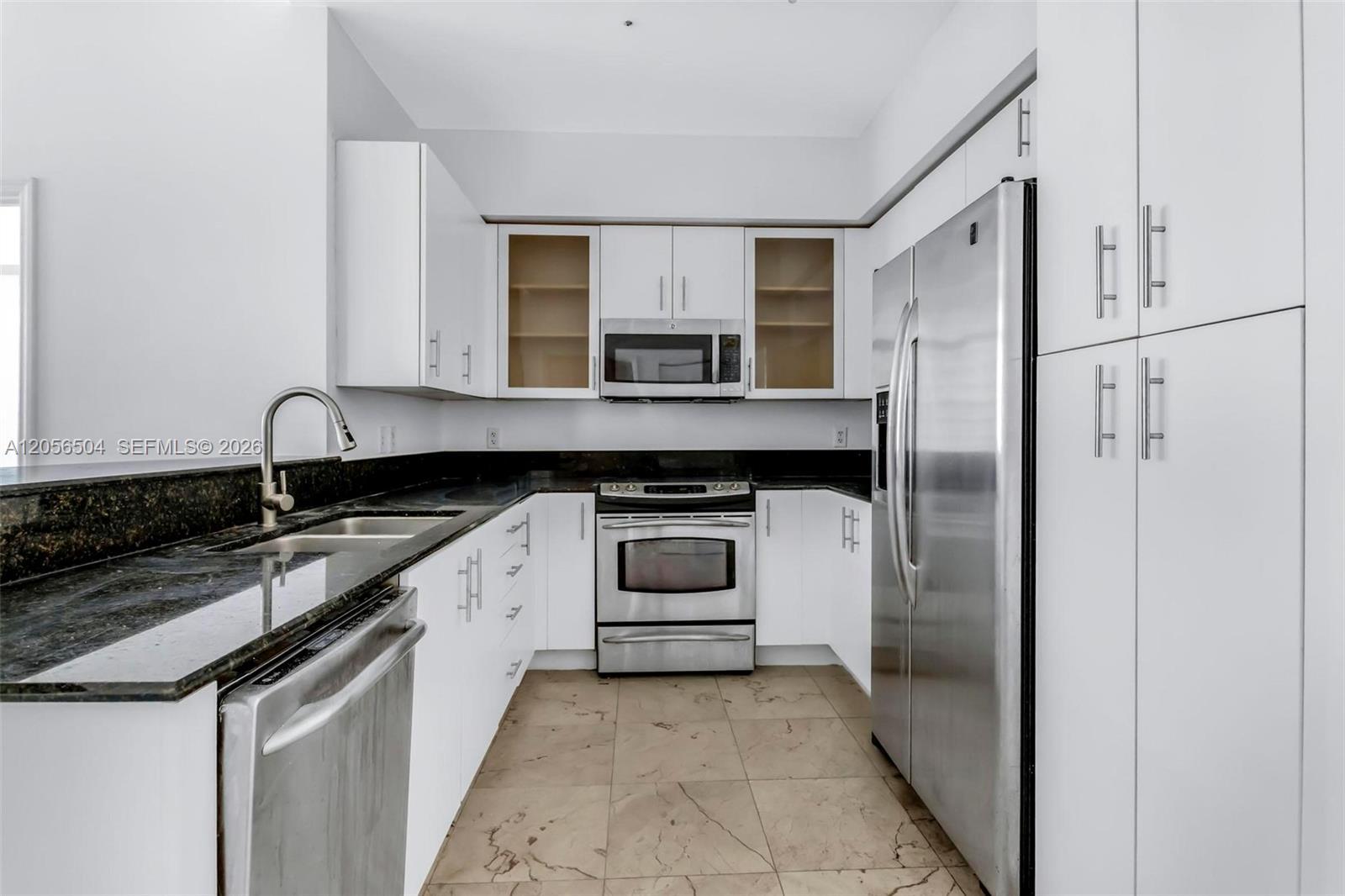 7900 Harbor Island Dr, North Bay Village FL 33141 photo 5