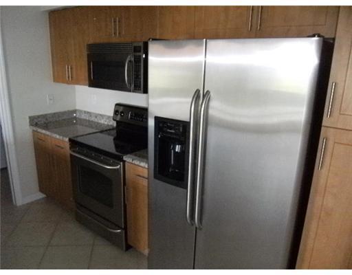 6529 EMERALD DUNES Drive # 302, West Palm Beach FL 33411 photo 3