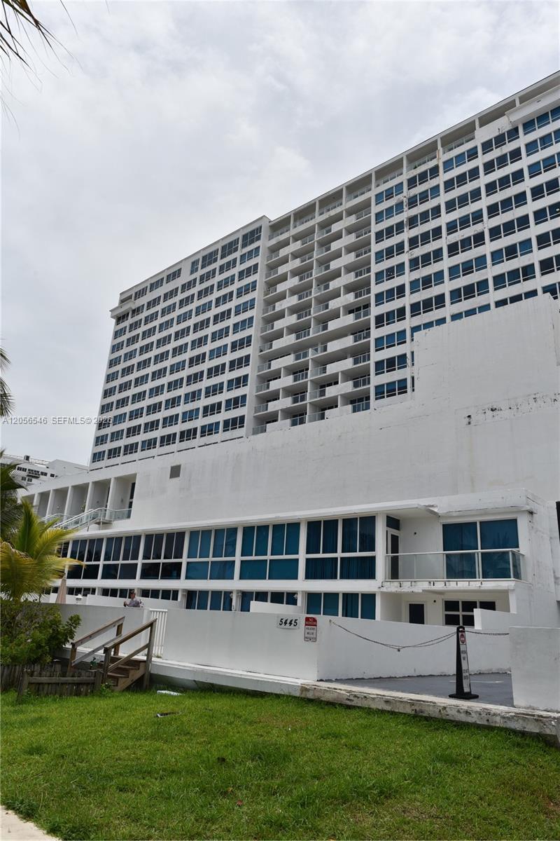 5555 Collins Ave # 8K, Miami Beach FL 33140 photo 2