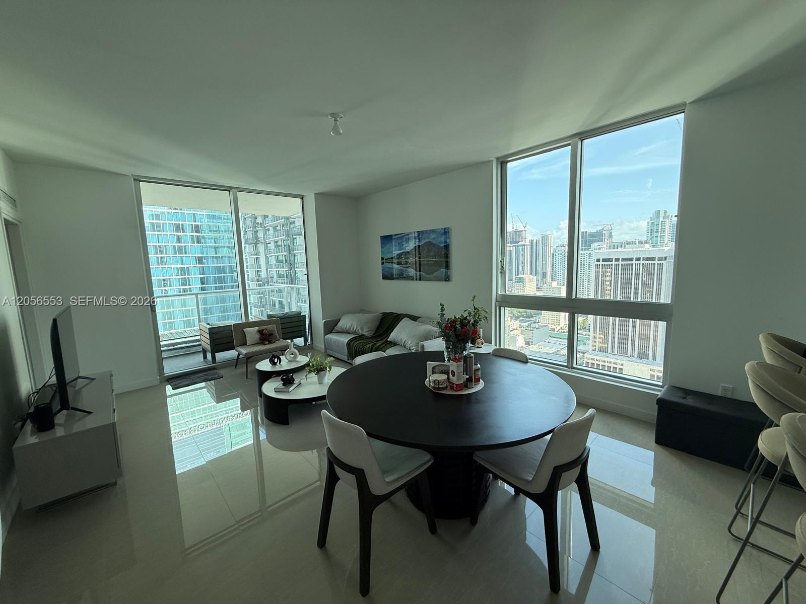 300 S Biscayne Blvd # 3301, Miami FL 33131 photo 2