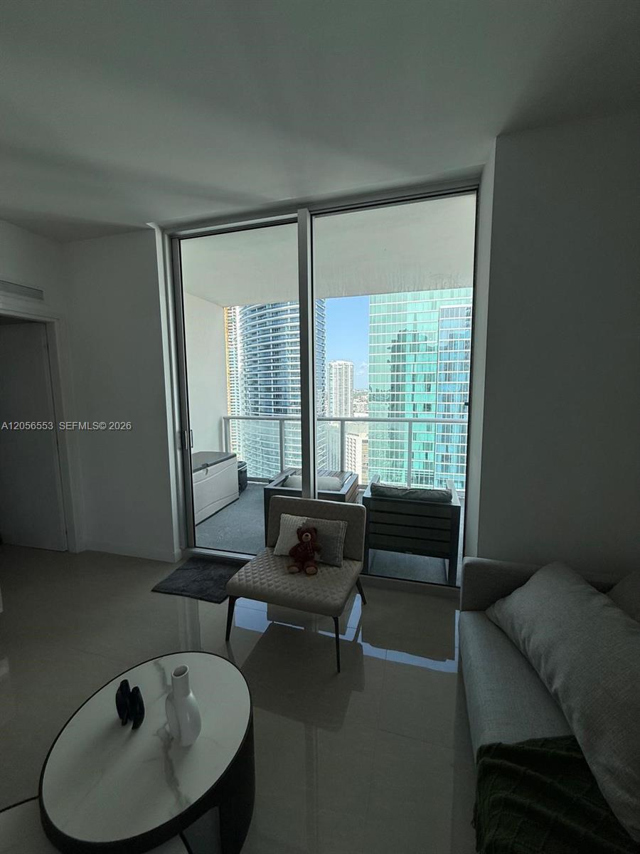 300 S Biscayne Blvd # 3301, Miami FL 33131 photo 4