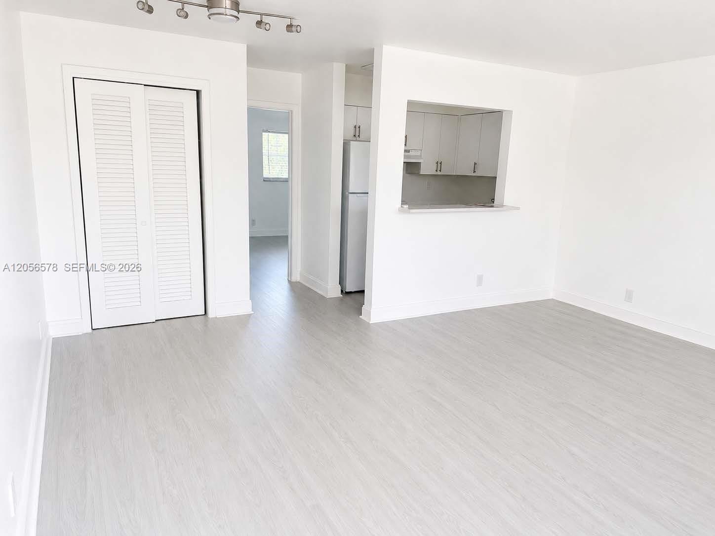 749 SE 15th St # 7, Fort Lauderdale FL 33316 photo 2