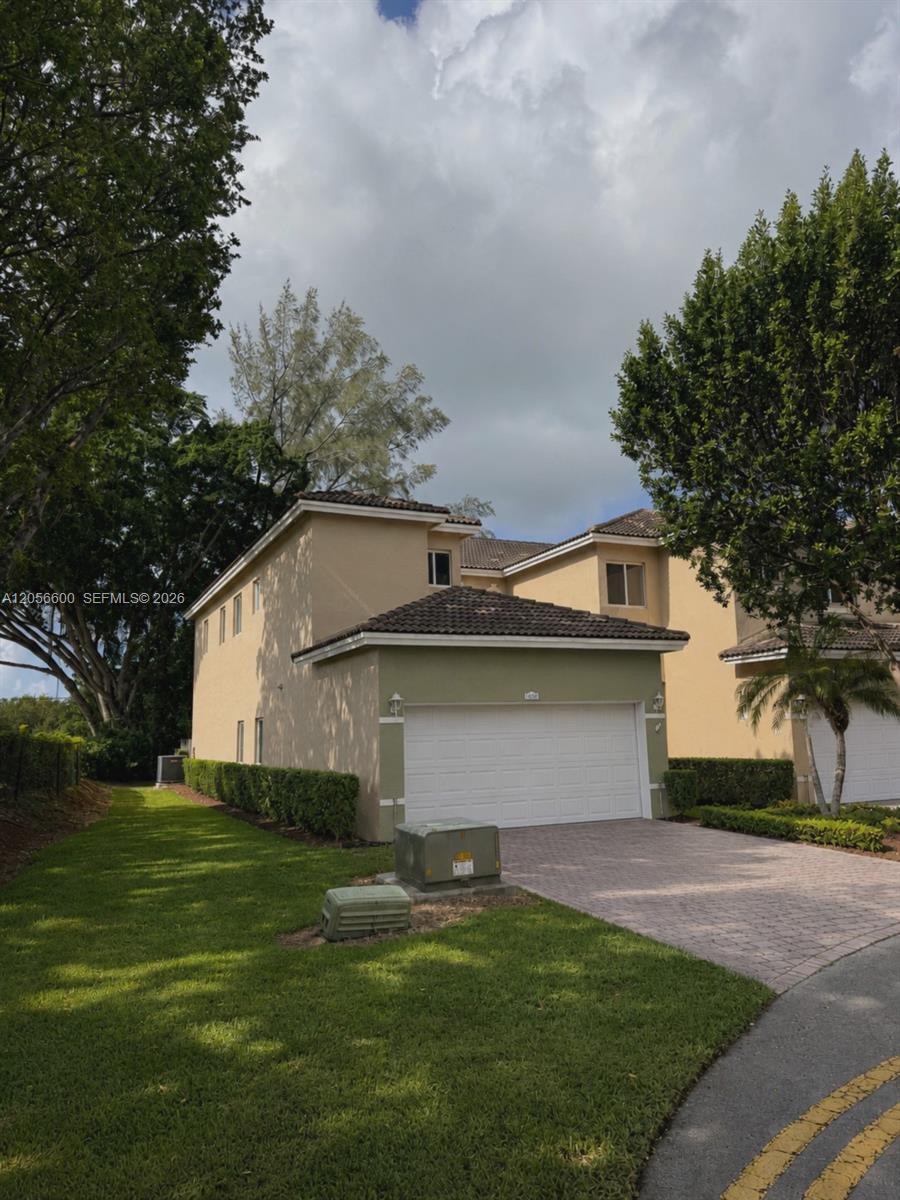 1690 SE 24th Ct, Homestead FL 33035