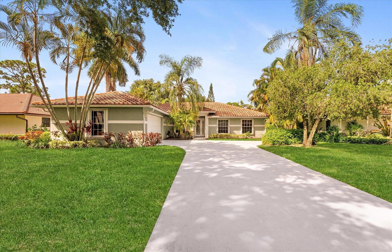 4 Glengary Road, Palm Beach Gardens FL 33418