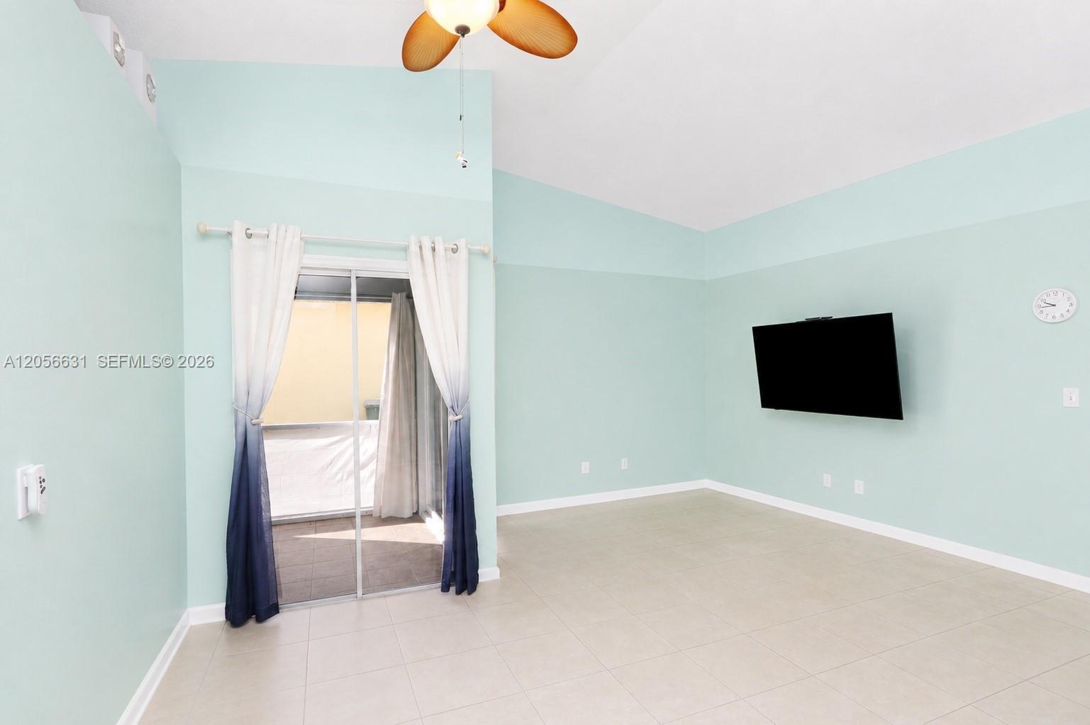 527 SE 21st Dr, Homestead FL 33033 photo 4