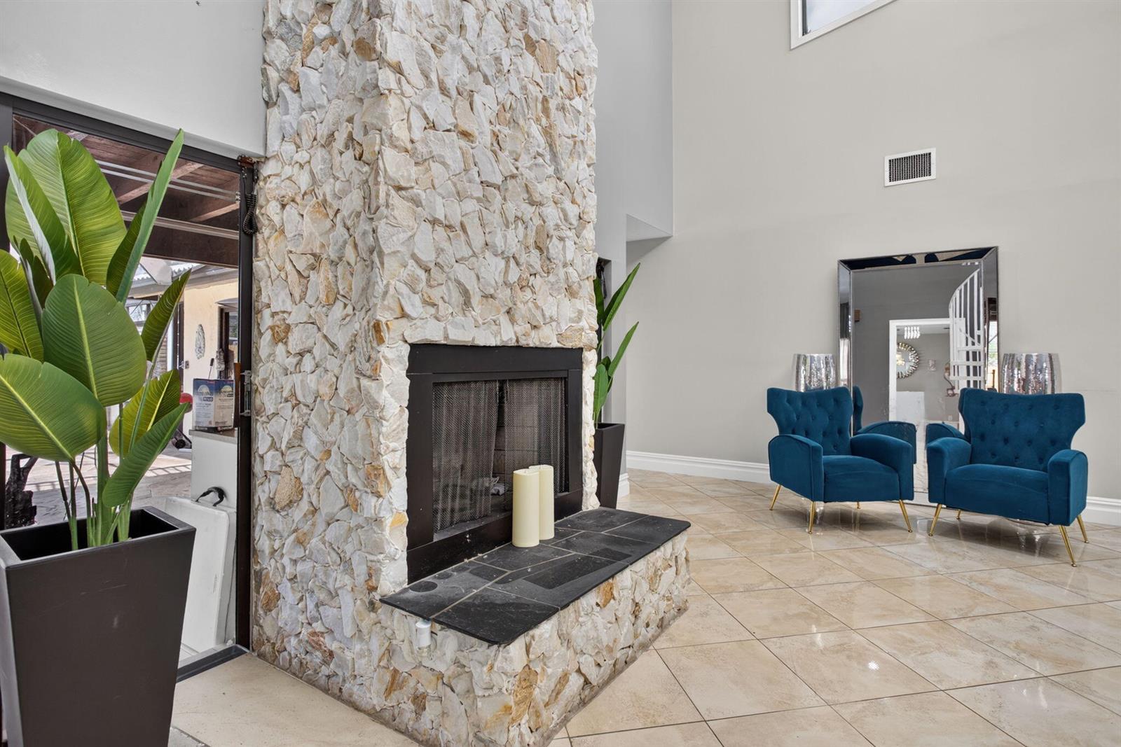 7355 NW 83RD Avenue, Tamarac FL 33321 photo 5