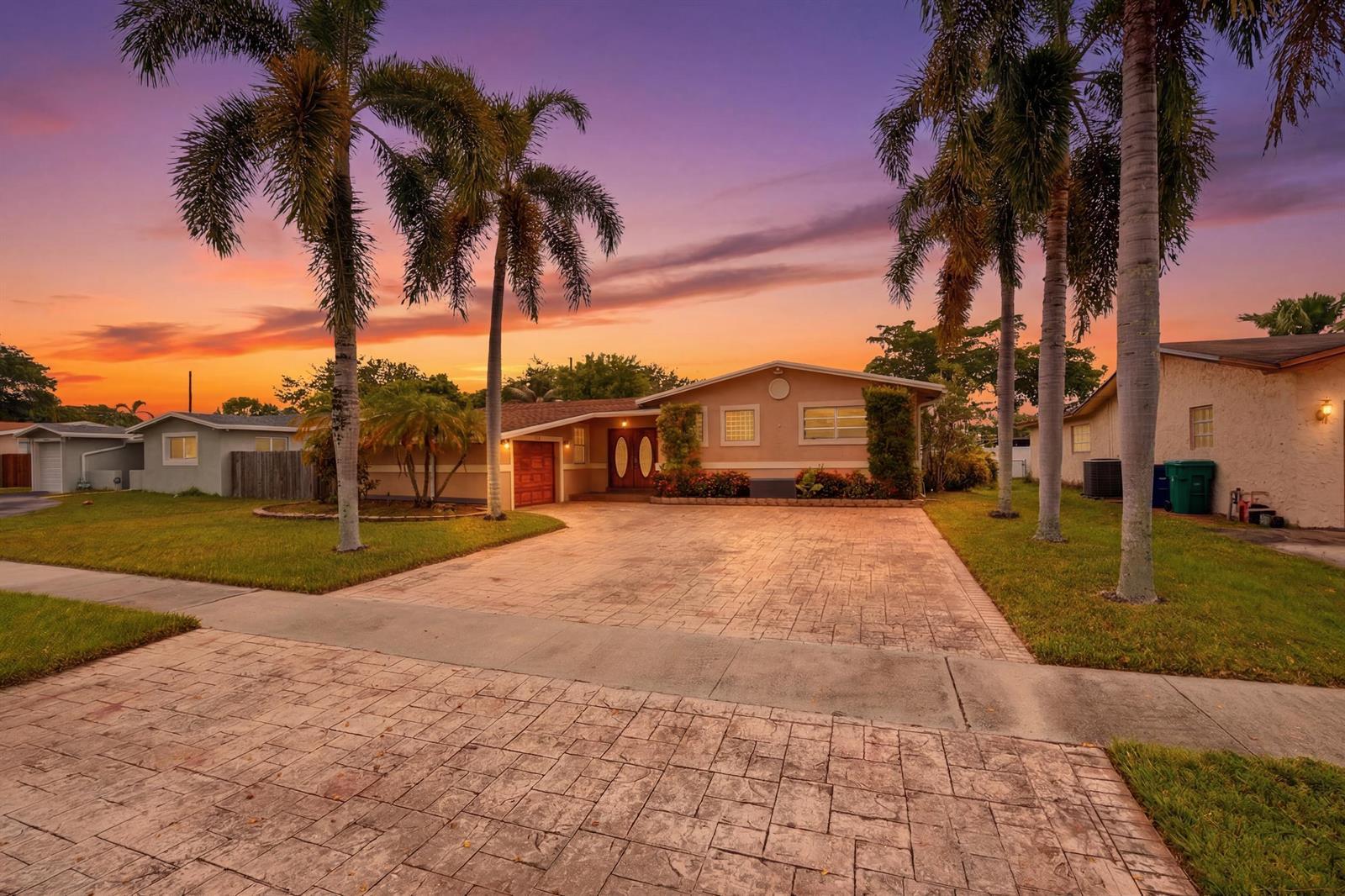 4930 SW 90TH Way, Cooper City FL 33328