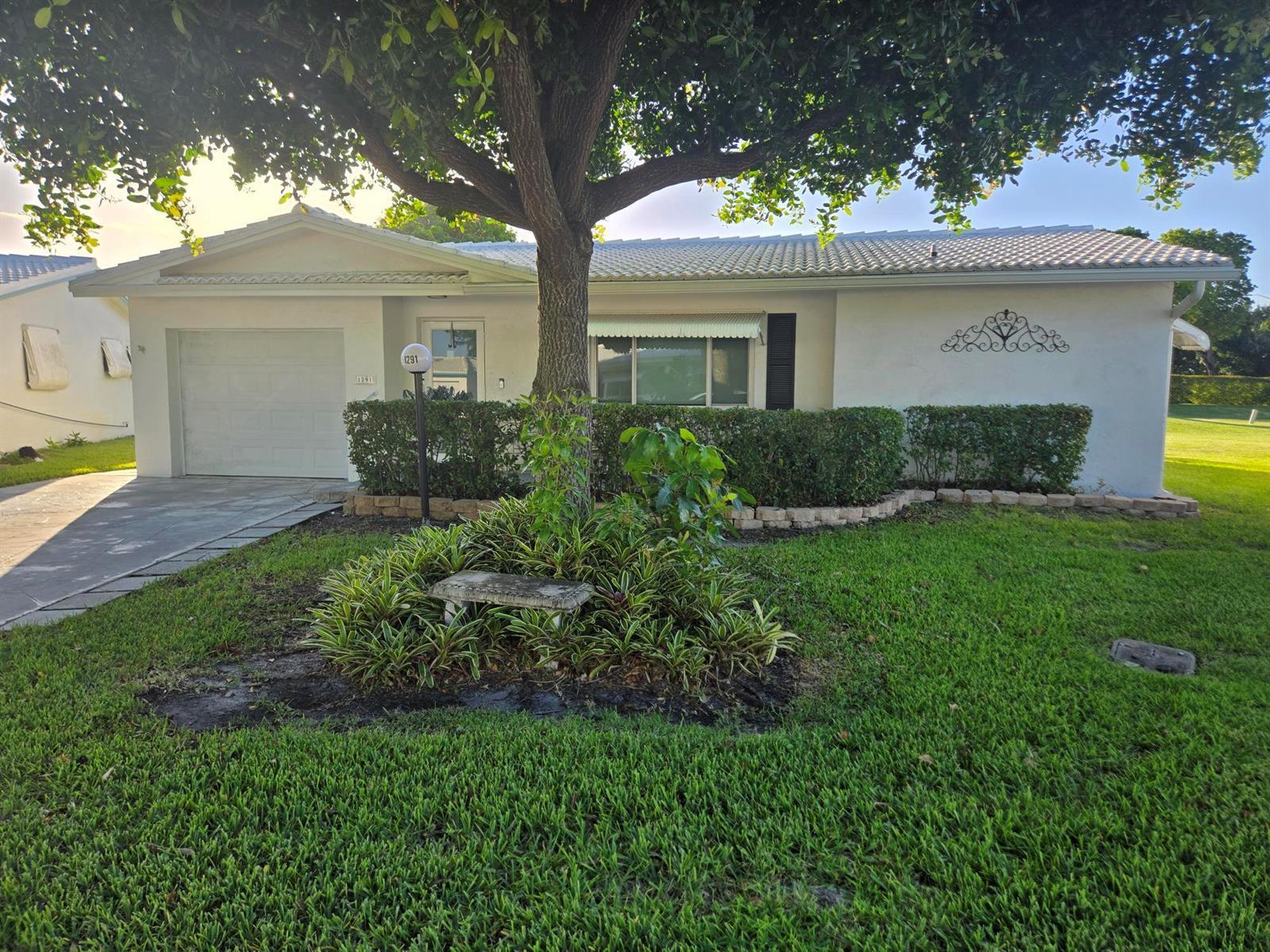 1291 NW 90TH Way, Plantation FL 33322 photo 2