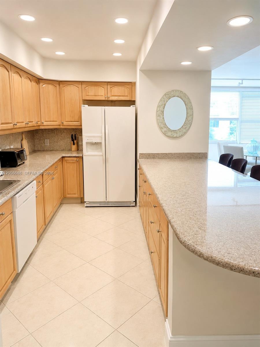10210 Collins Ave # 303, Bal Harbour FL 33154 photo 3
