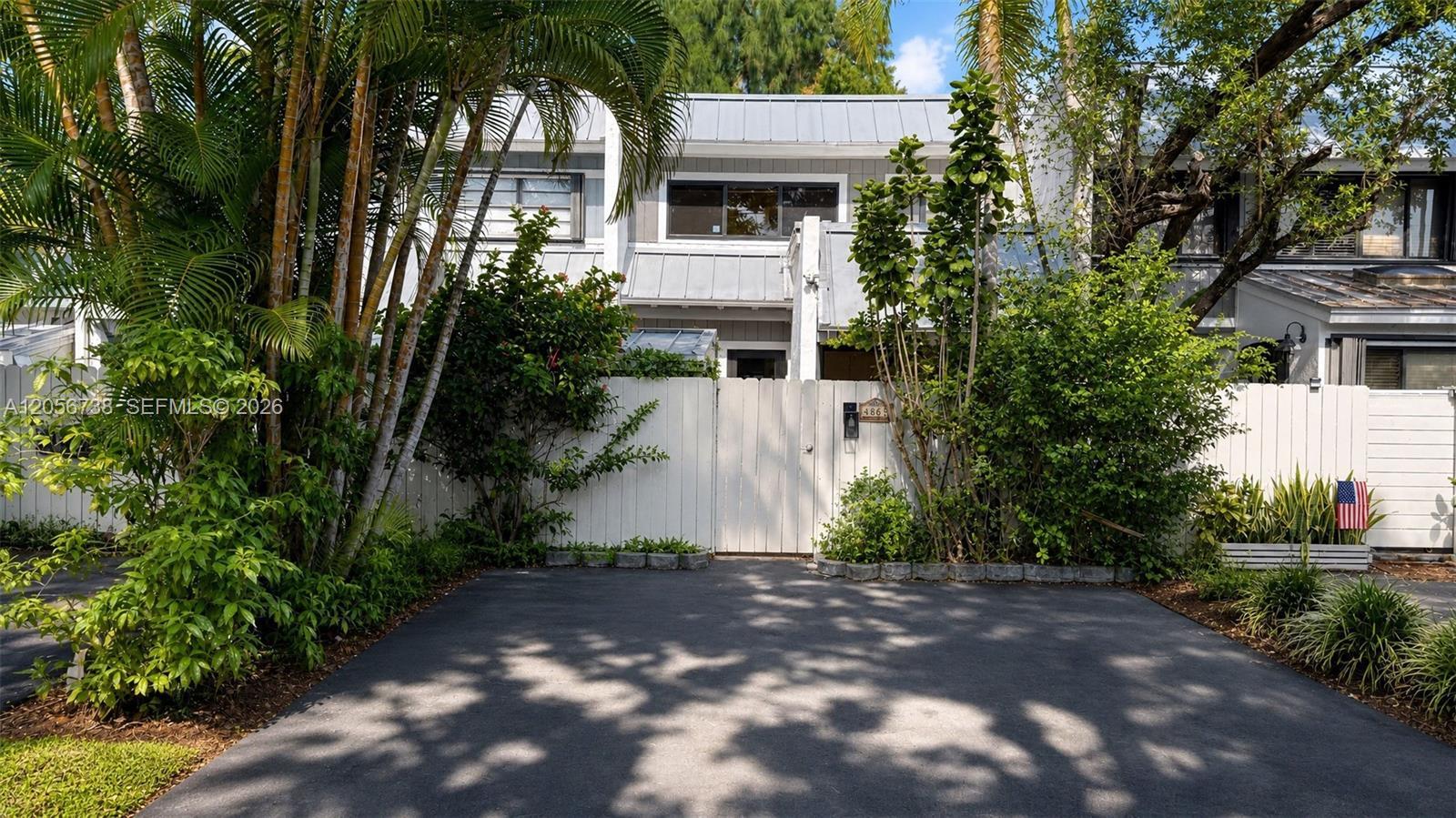 4863 SW 71st Pl, Miami FL 33155 photo 2