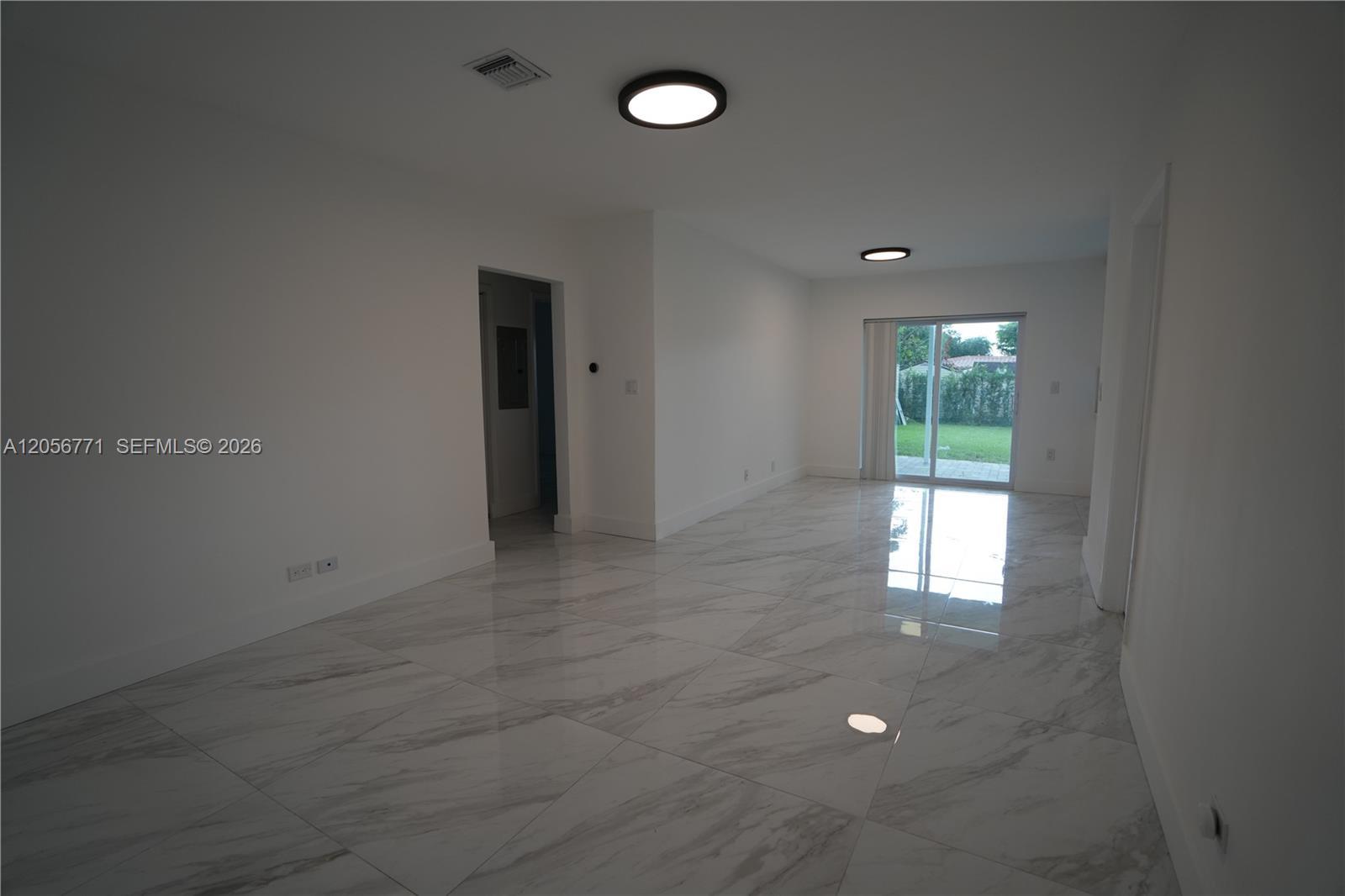 6212 SW 24th St, Miami FL 33155 photo 2