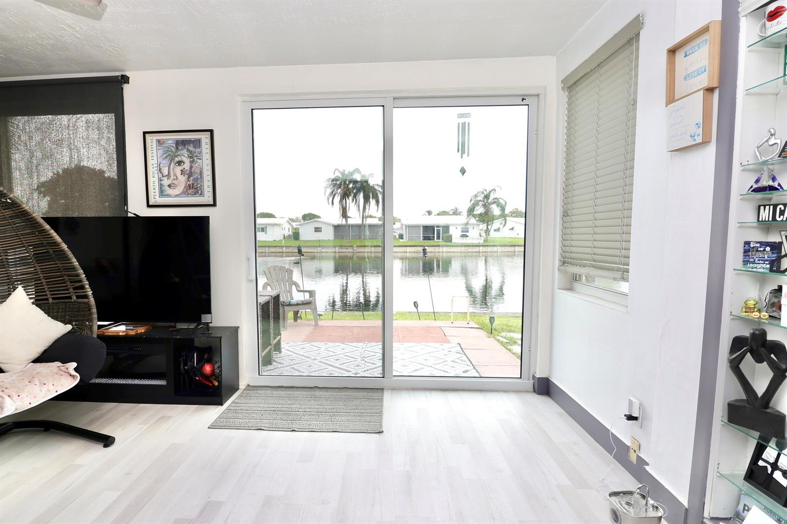 8103 NW 58TH Place, Tamarac FL 33321 photo 2