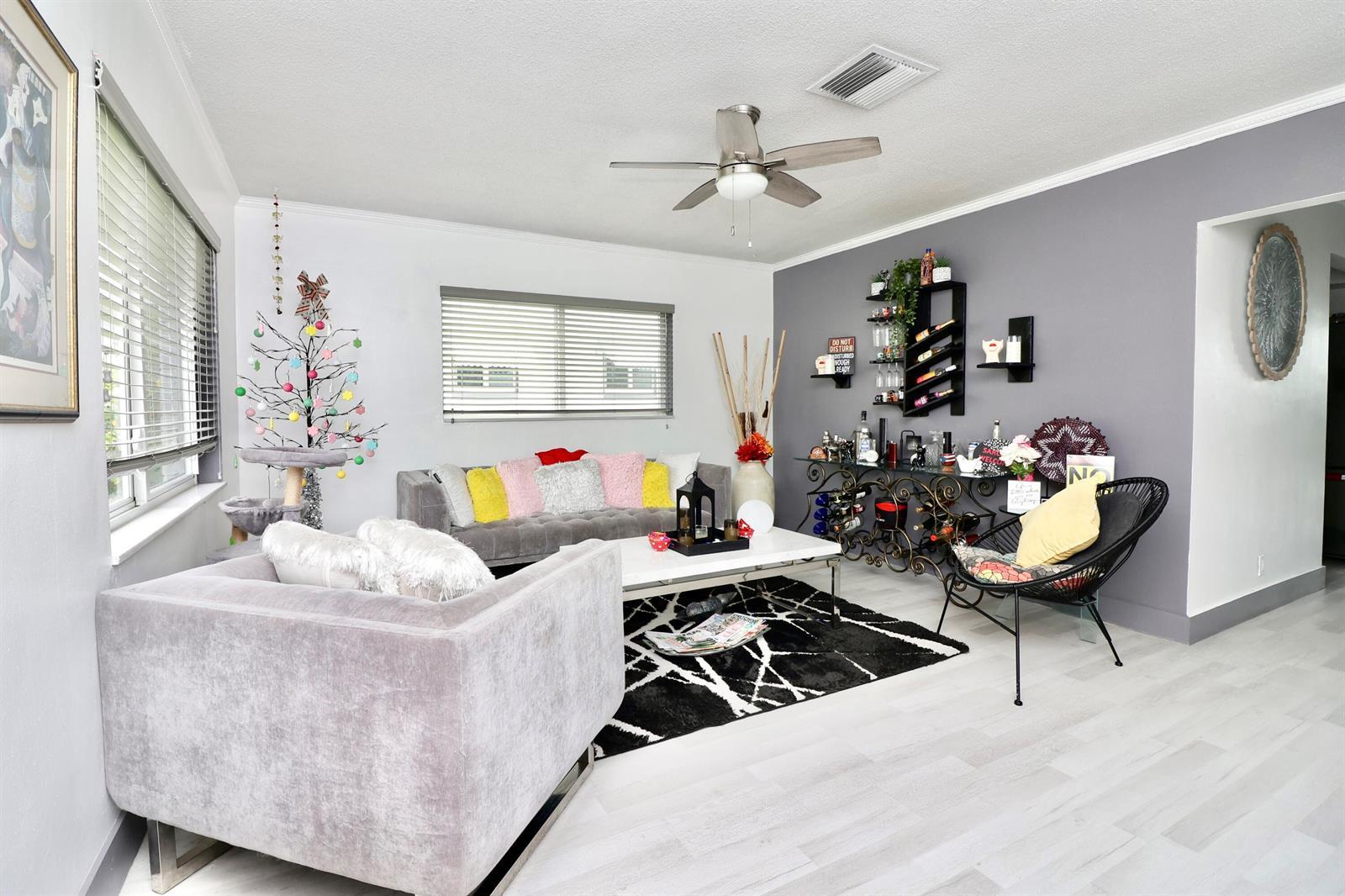 8103 NW 58TH Place, Tamarac FL 33321 photo 4