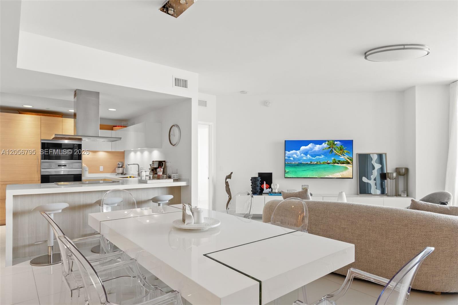17111 Biscayne Blvd # 603, North Miami Beach FL 33160 photo 4