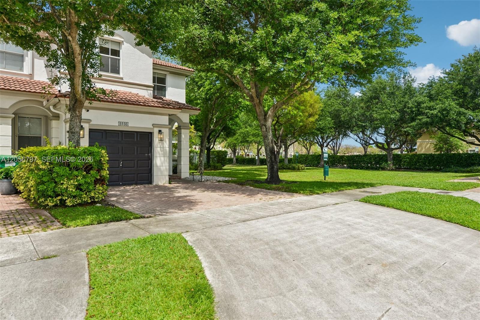 8188 NW 108th Pl, Doral FL 33178 photo 2