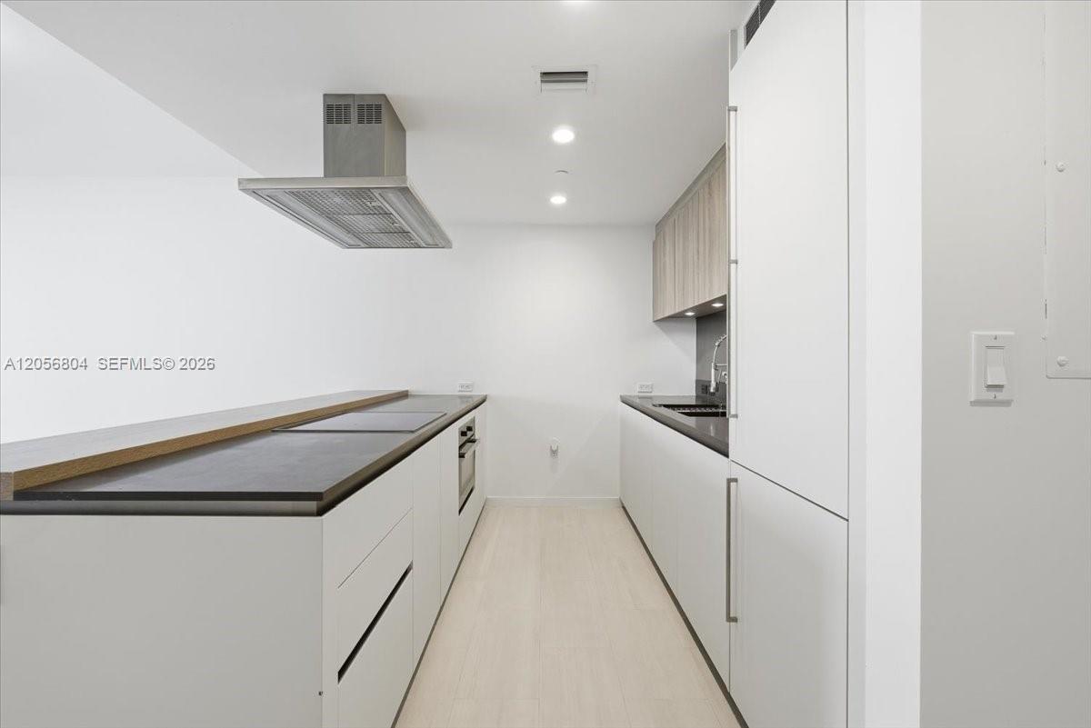 1000 Brickell Plz # 3211, Miami FL 33131 photo 3