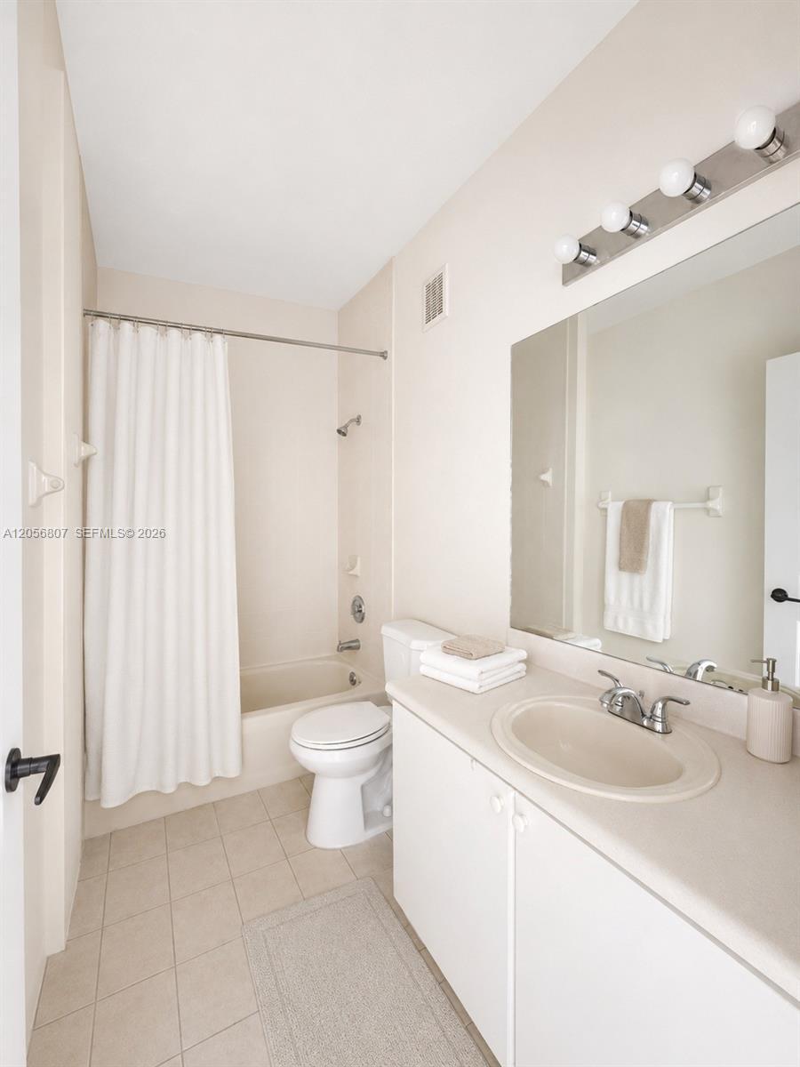 17650 NW 73rd Ave # 18, Hialeah FL 33015 photo 4