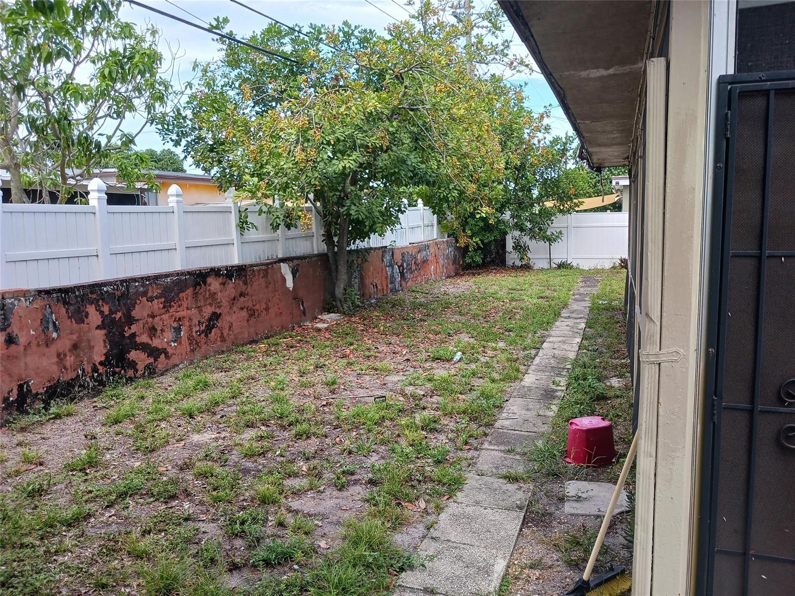 7757 SE EMBASSY Boulevard, Miramar FL 33023 photo 2