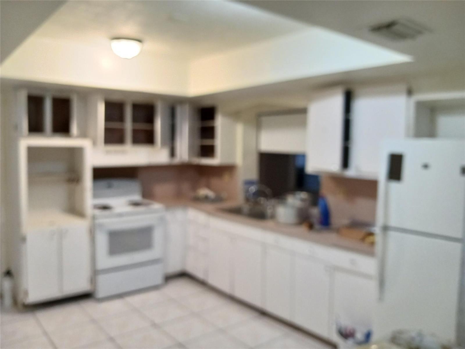 7757 SE EMBASSY Boulevard, Miramar FL 33023 photo 4