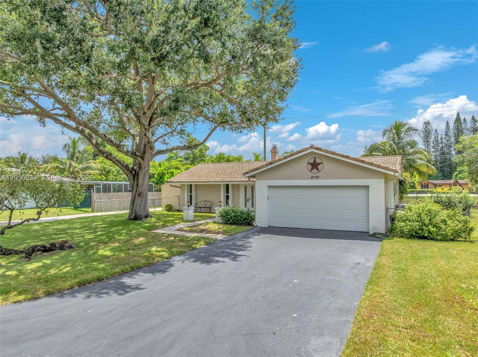 4770 SW 70th Ter, Davie FL 33314 photo 2