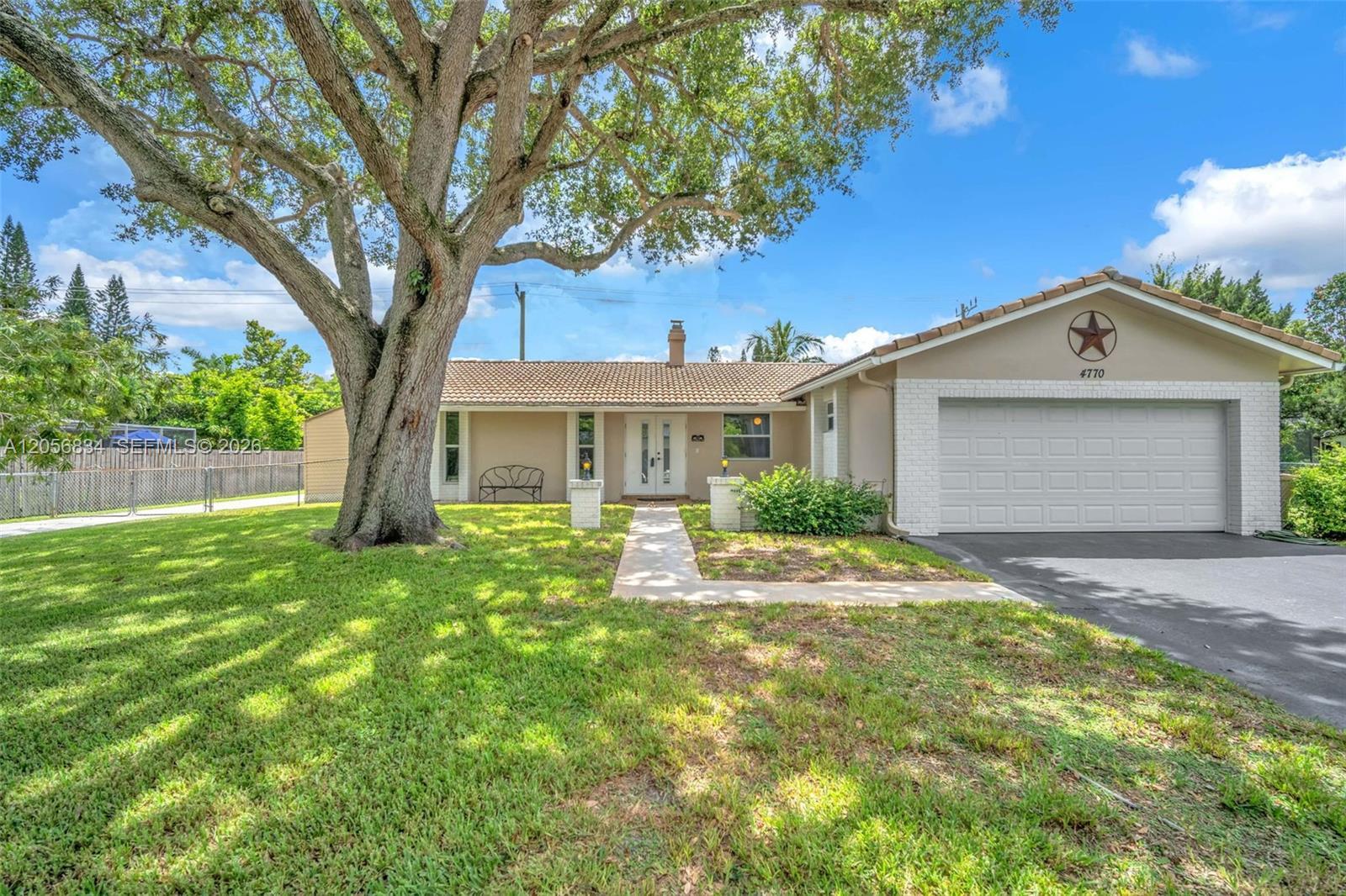 4770 SW 70th Ter, Davie FL 33314