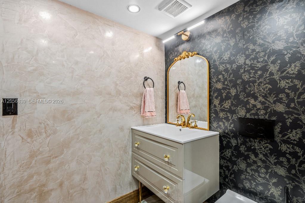 2457 Collins Ave # 1603, Miami Beach FL 33140 photo 3