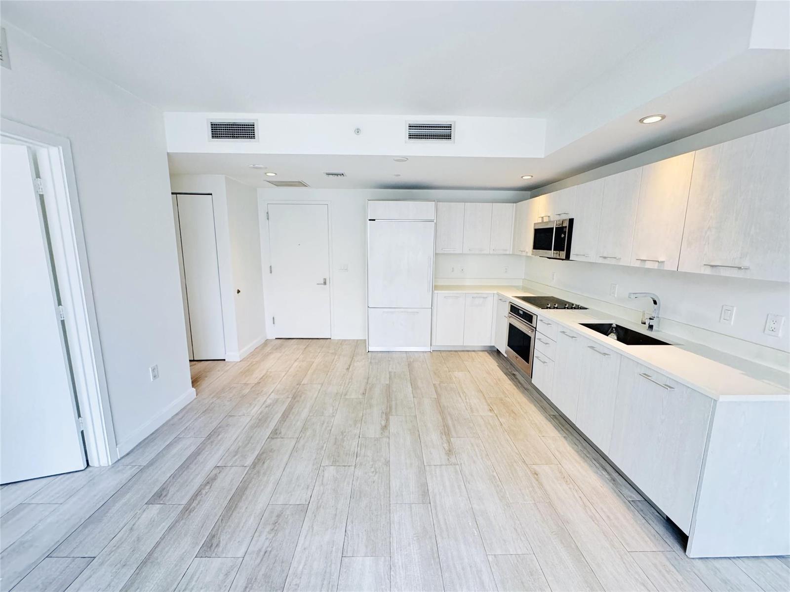 55 SW 9TH Street # 2707, Miami FL 33130 photo 2