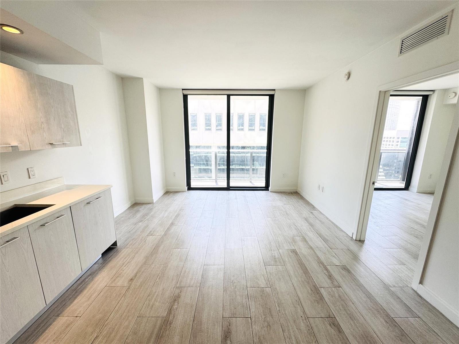 55 SW 9TH Street # 2707, Miami FL 33130 photo 4