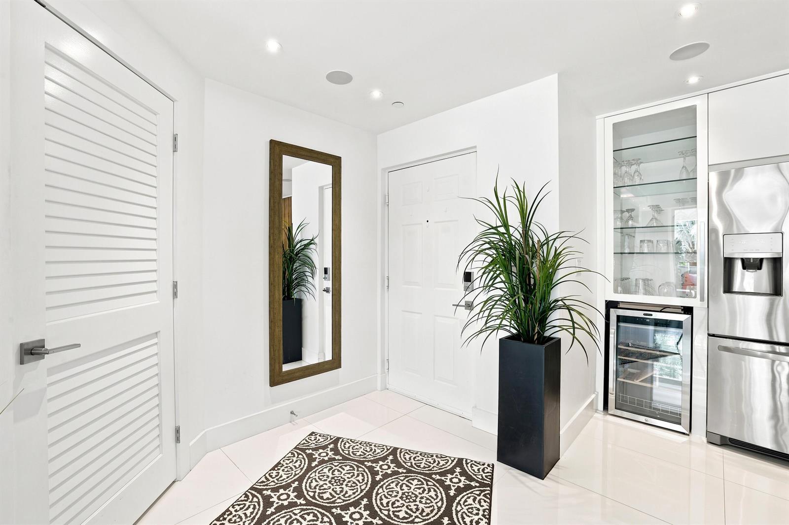 17100 N BAY Road # 1401, Sunny Isles Beach FL 33160 photo 3