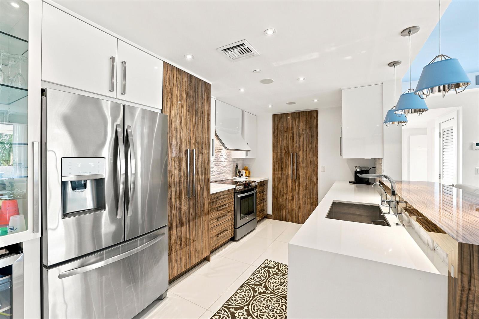 17100 N BAY Road # 1401, Sunny Isles Beach FL 33160 photo 5