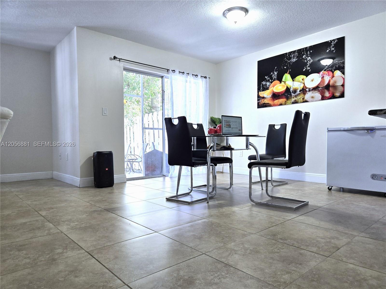 12423 NW 7th Ln, Miami FL 33182 photo 2