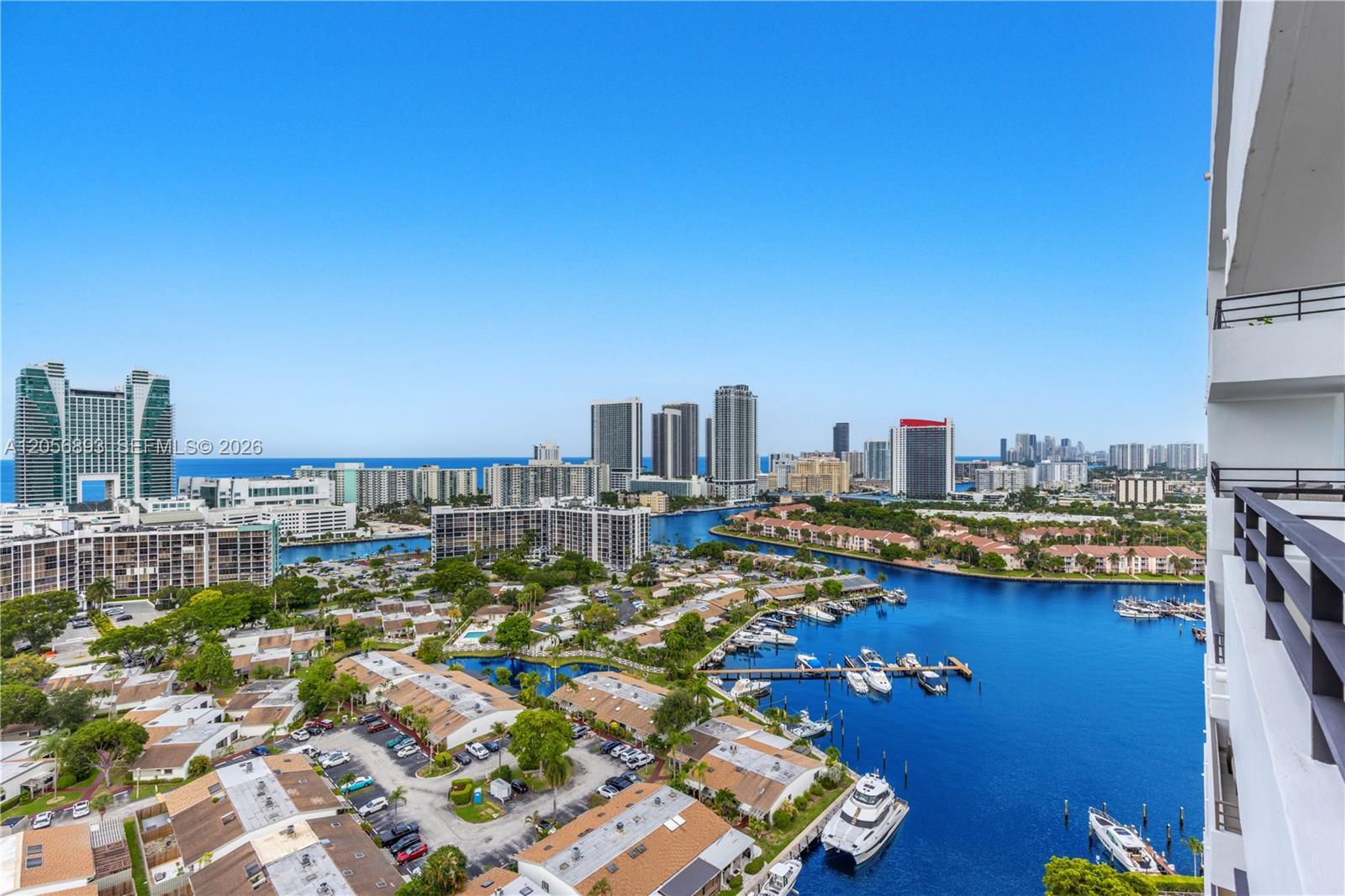 2500 PARKVIEW DR # 2405, Hallandale Beach FL 33009 photo 2