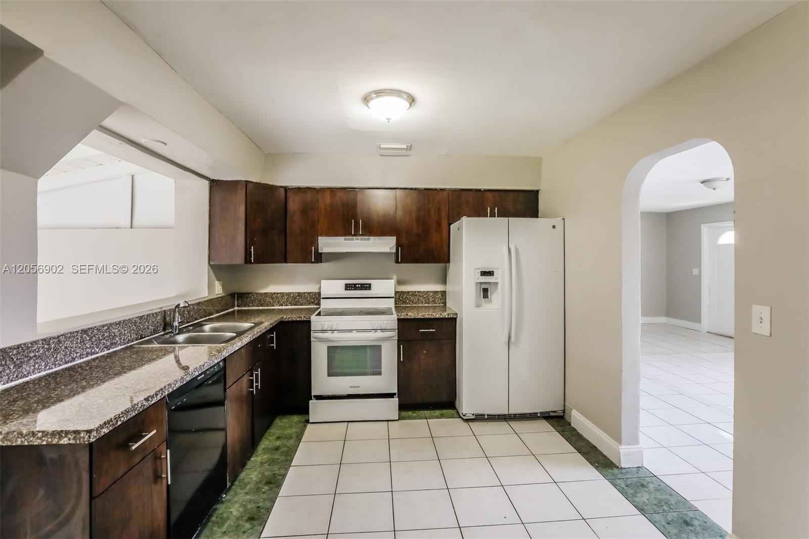 7171 SW 10th Ct, Pembroke Pines FL 33023 photo 5