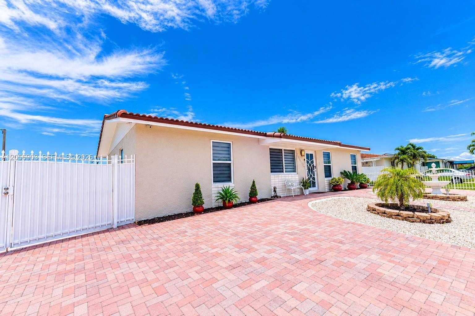 25305 SW 124 CT, Homestead FL 33032 photo 2