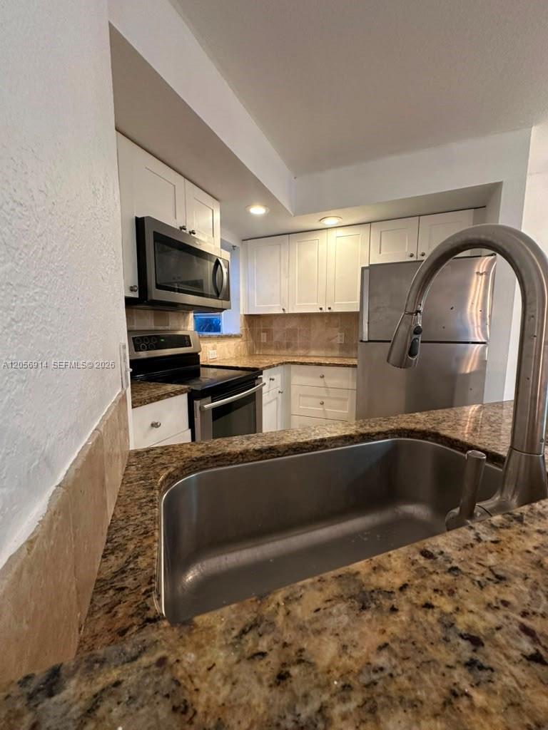 3330 N Pinewalk Dr N # 1611, Margate FL 33063 photo 2