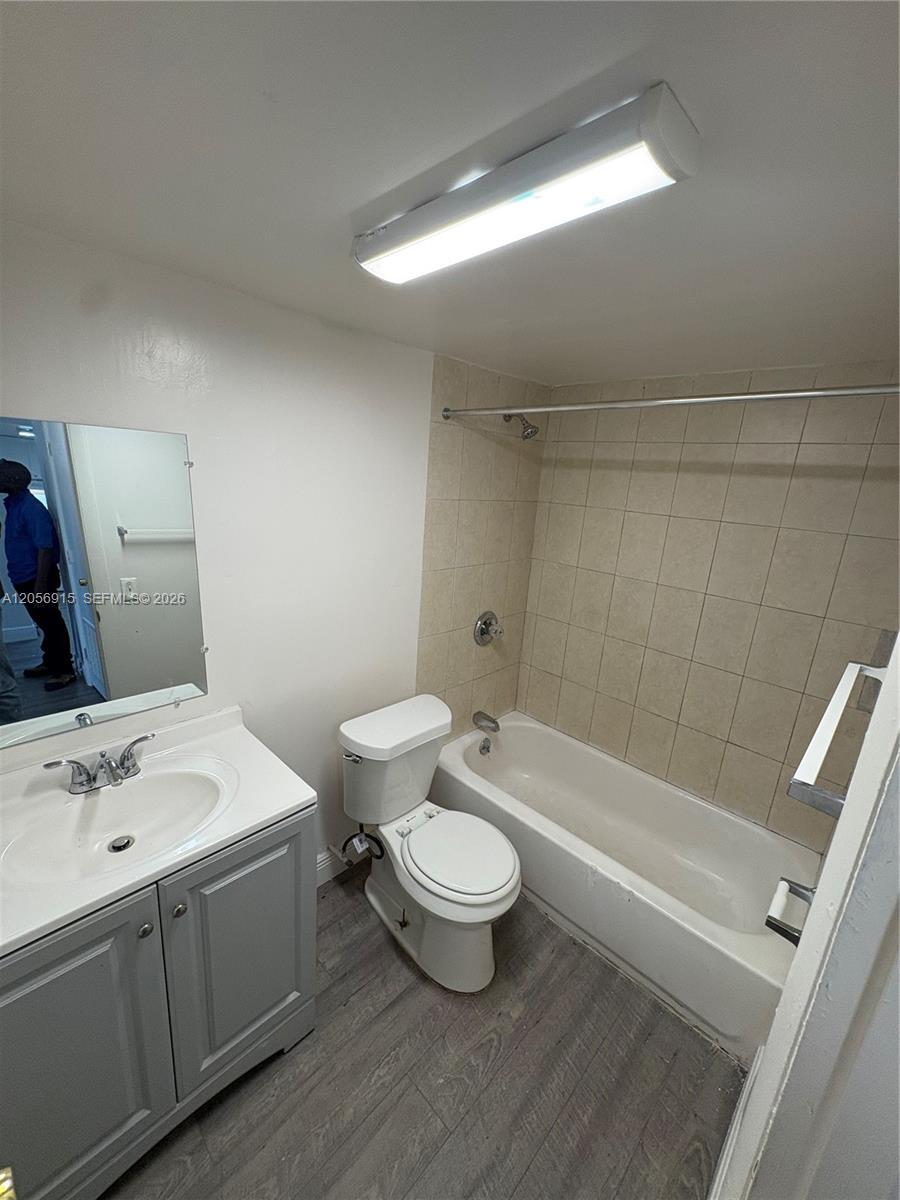 13455 NE 6th Ave # 303, North Miami FL 33161 photo 3