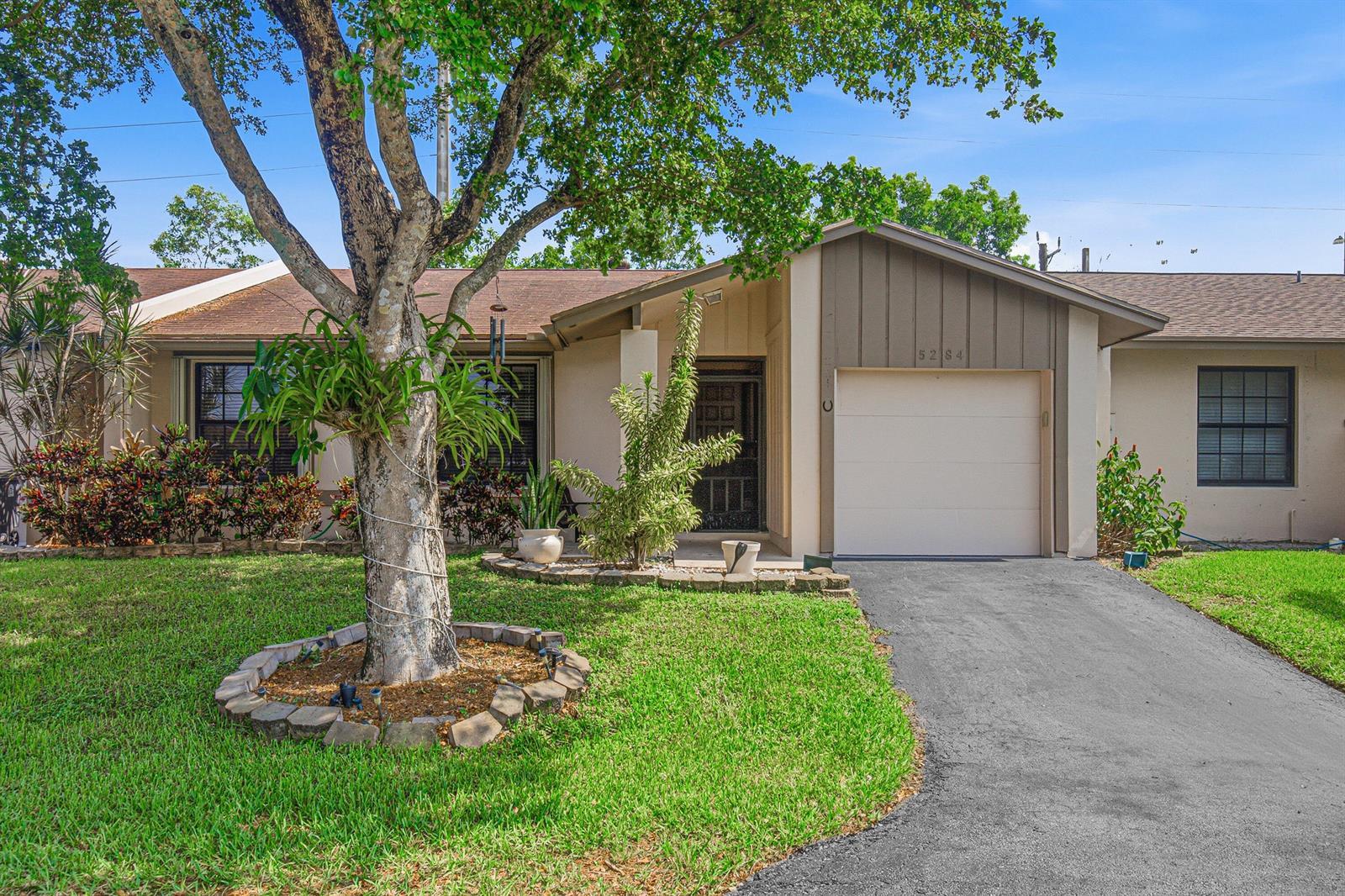 5284 Breadfruit Circle, Delray Beach FL 33484 photo 2