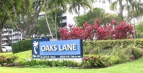 565 OAKS Lane # 305, Pompano Beach FL 33069 photo 3