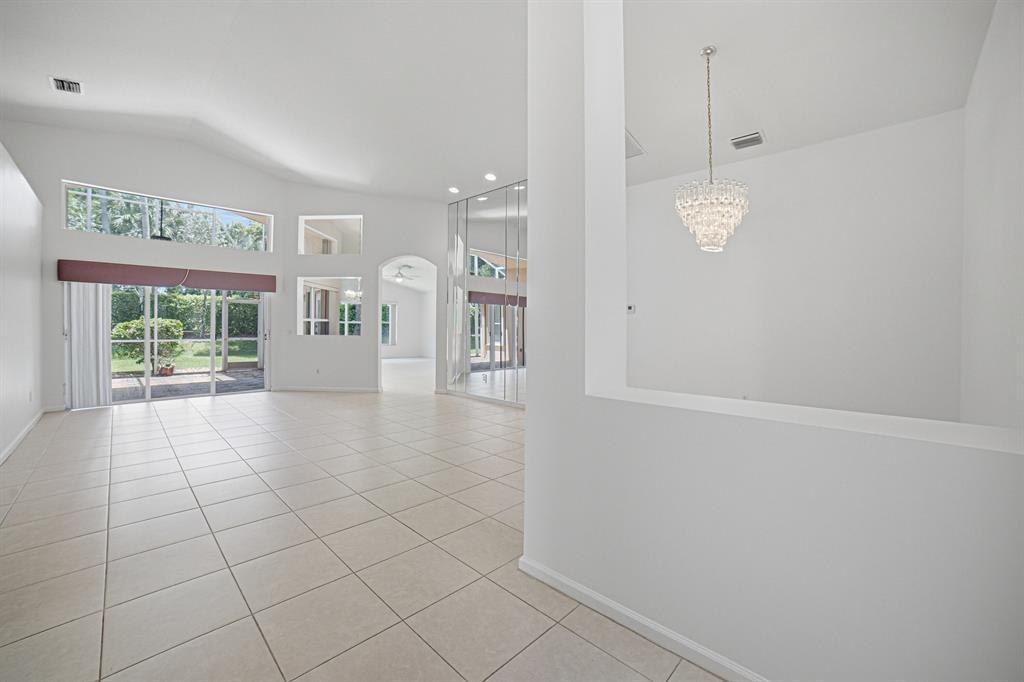 7639 Tarpon Cove Circle, Lake Worth FL 33467 photo 4