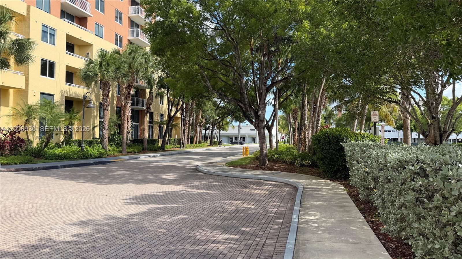 2775 NE 187th St # 316, Aventura FL 33180