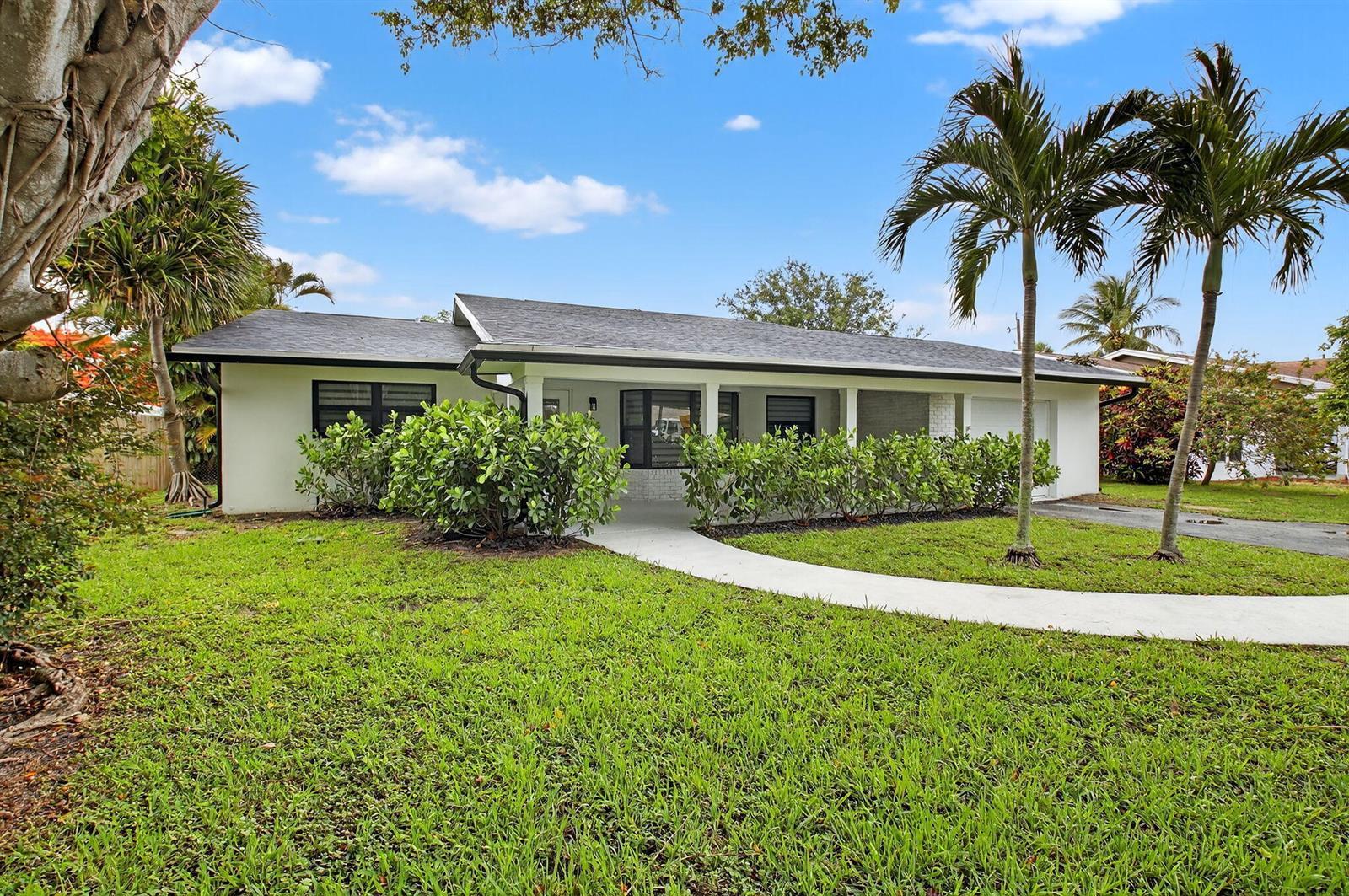 725 Heron Drive, Delray Beach FL 33444 photo 2
