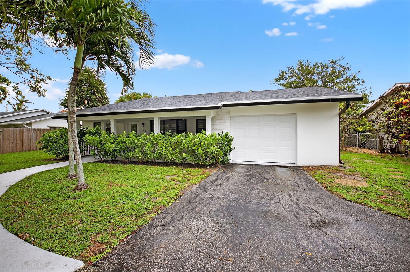 725 Heron Drive, Delray Beach FL 33444 photo 3