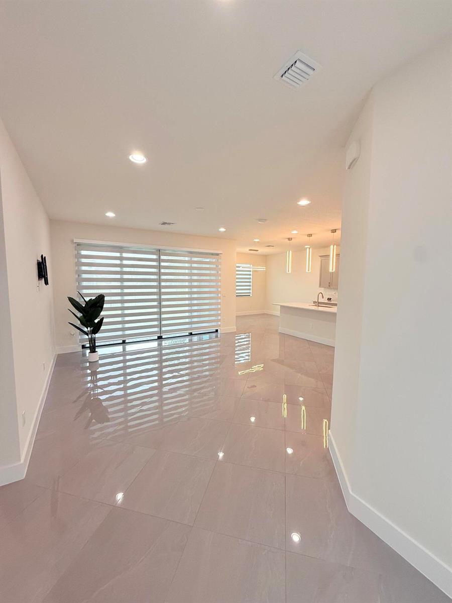 7181 VILLAMAR Way, Lake Worth FL 33463 photo 4