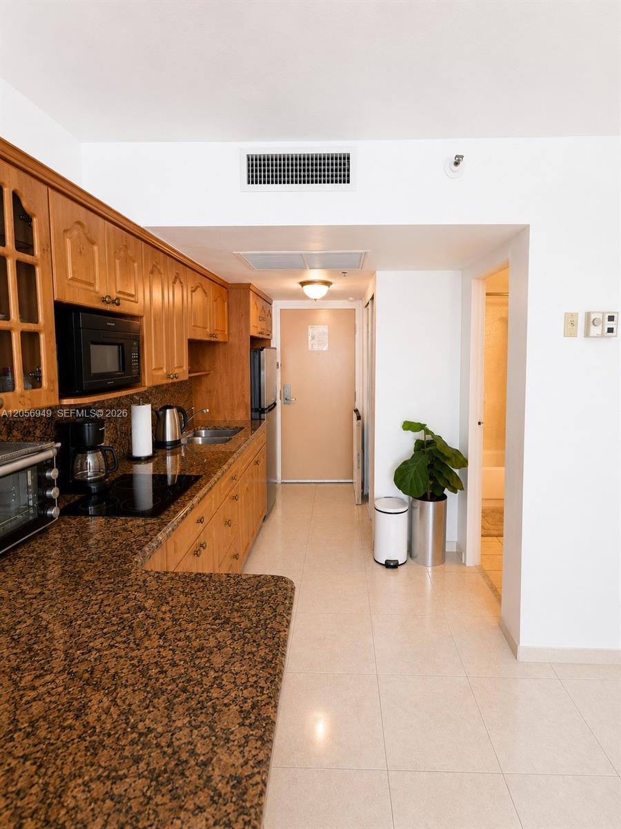 19201 Collins Ave # 1025, Sunny Isles Beach FL 33160 photo 2