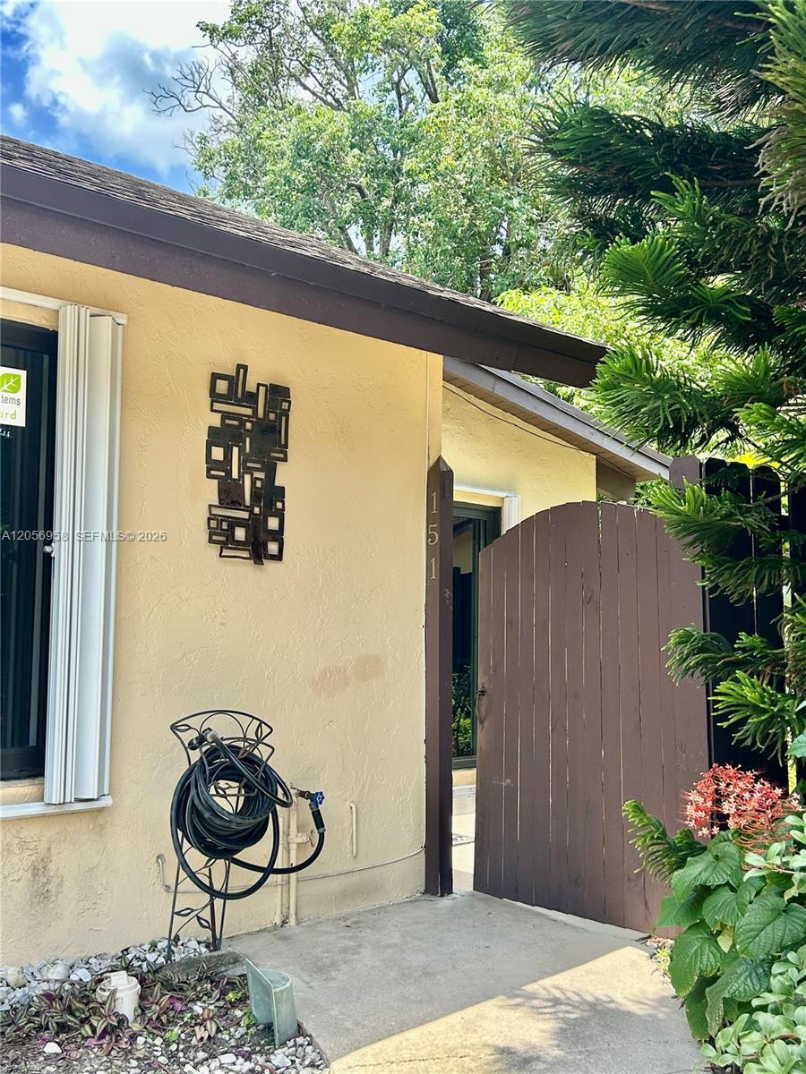 151 Essex Rd # 30, Hollywood FL 33024 photo 3
