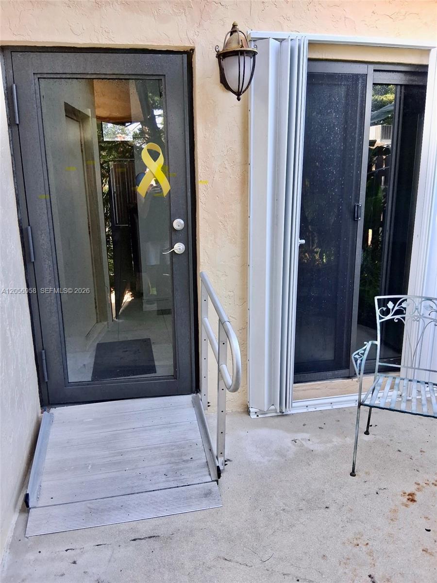 151 Essex Rd # 30, Hollywood FL 33024 photo 5