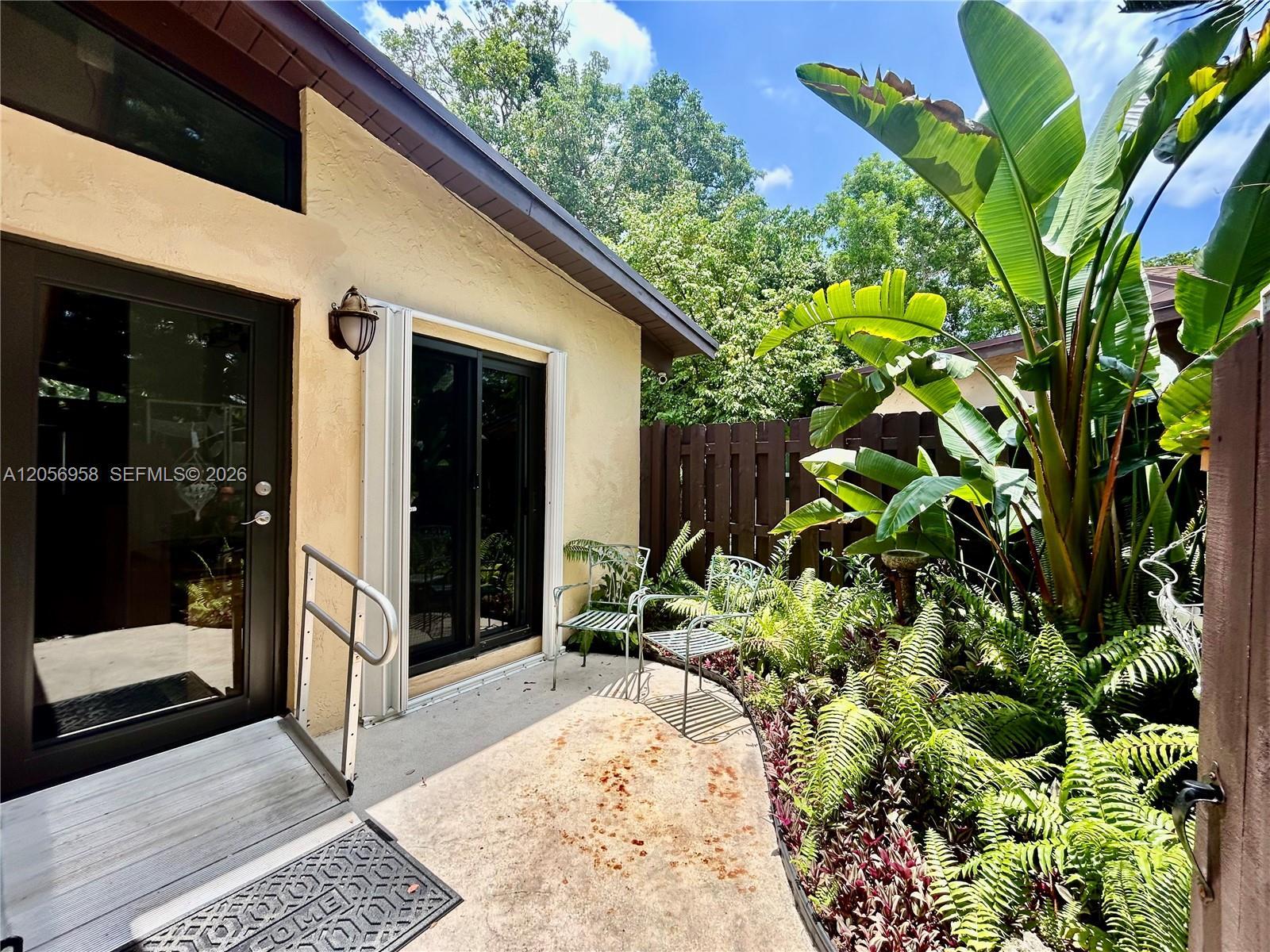 151 Essex Rd # 30, Hollywood FL 33024 photo 4